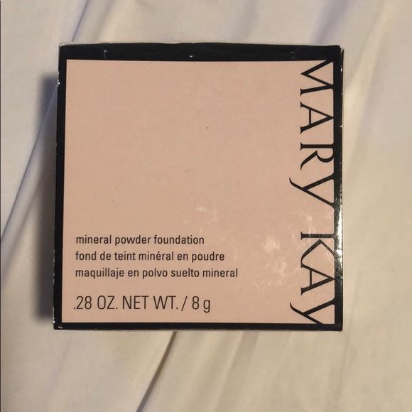 Mary Kay Mineral Powder Foundations - Picture 1 of 4